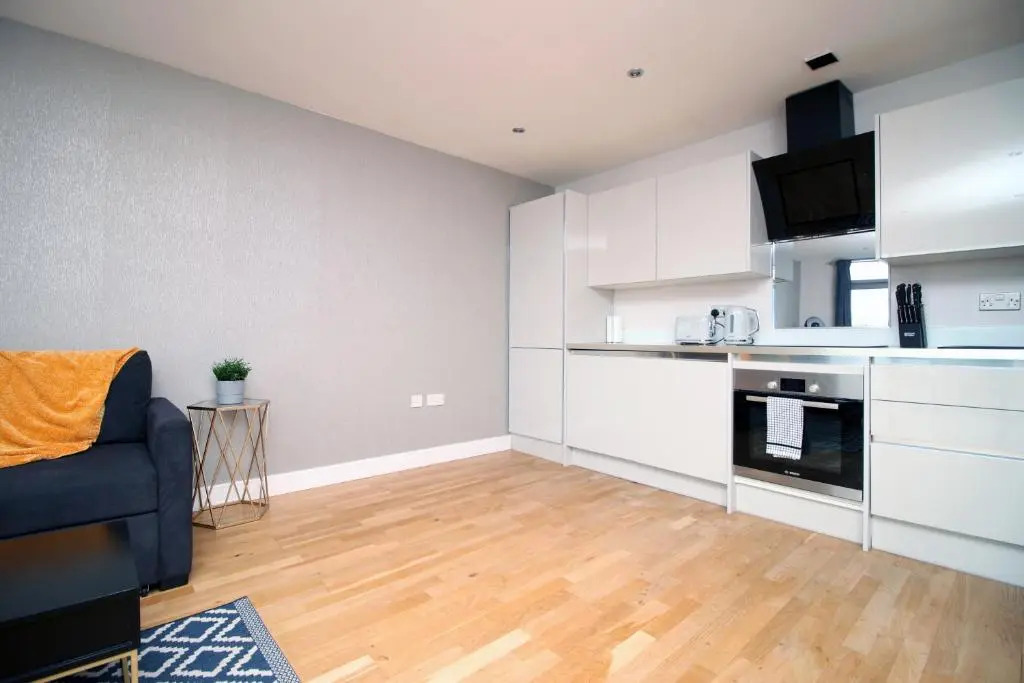 The View - LONG STAY OFFER - Modern Central Apartment and Parking by CTO Serviced Apartments