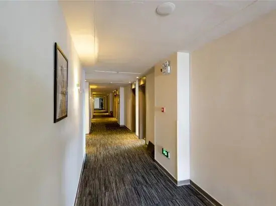Huake Jiacheng Hotel (Xiangyang Railway Station)