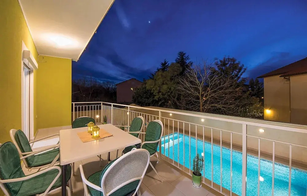 Stunning Home in Pula With Wifi and 5 Bedrooms