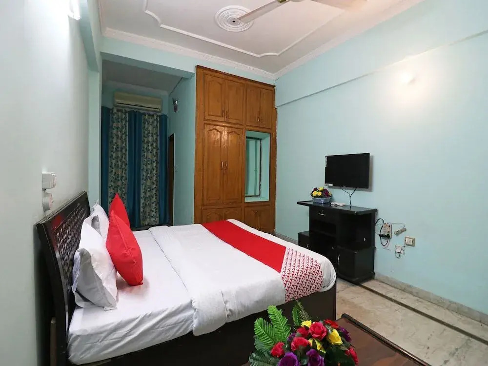 Oyo 26657 Vrindaban Guest House