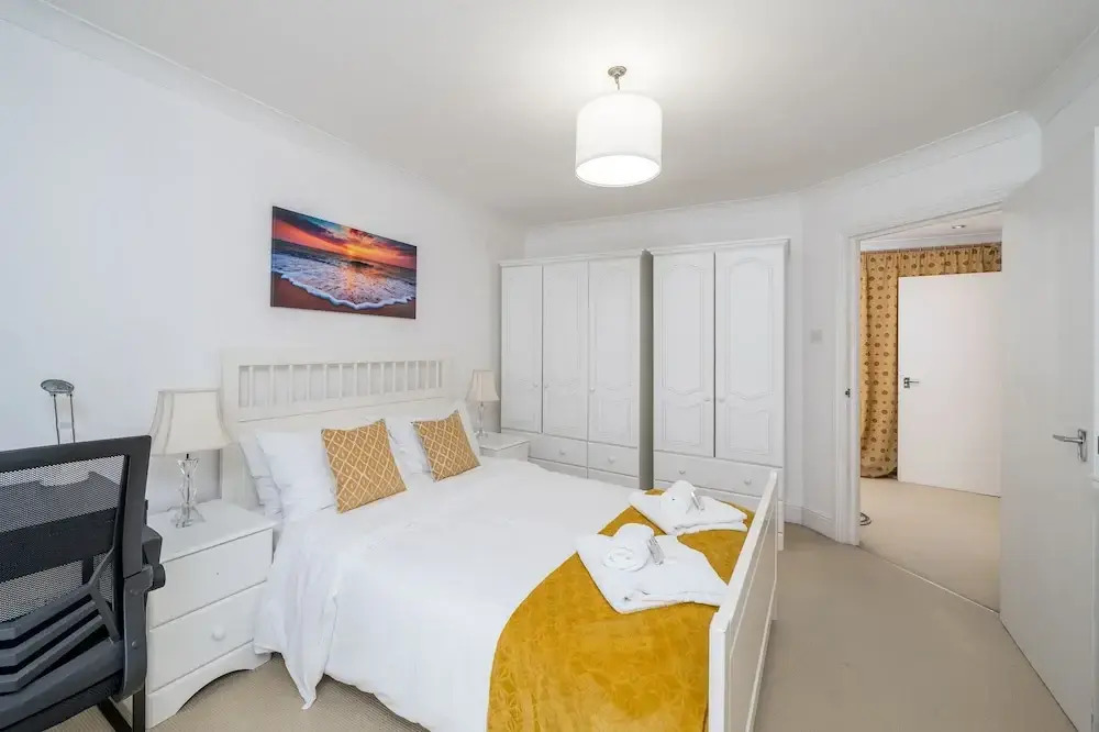 Deluxe 2Bed Duplex Apartment & parking