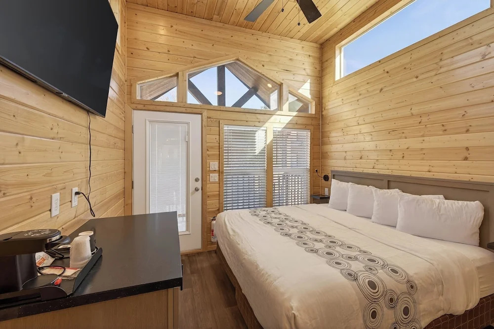 Cozy Tiny Home with Loft Sleeps 6