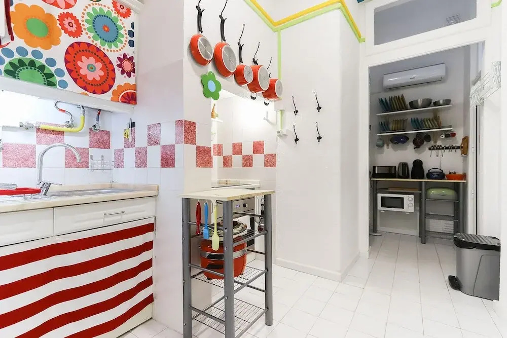 Marquês de Pombal Typical by Homing