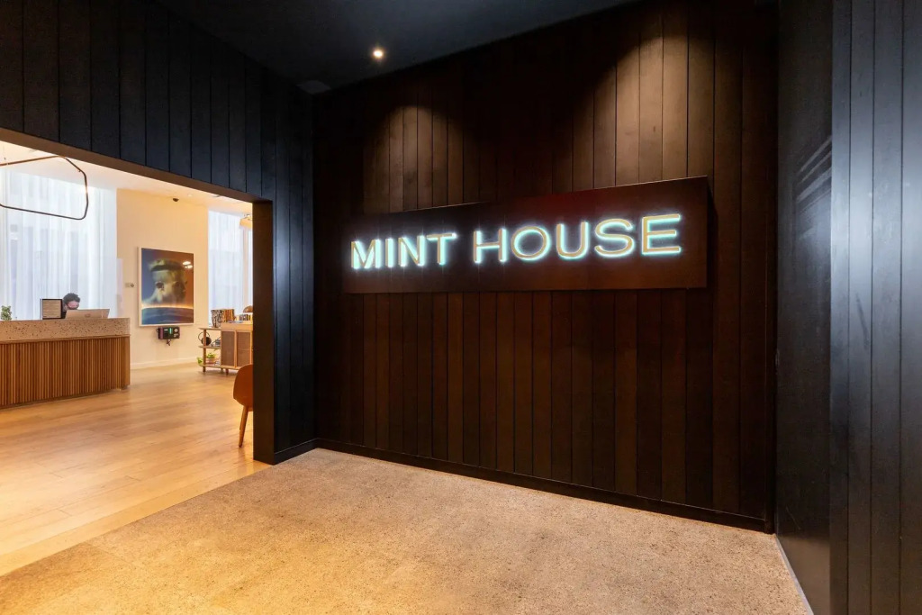 Mint House 70 Pine by Kasa
