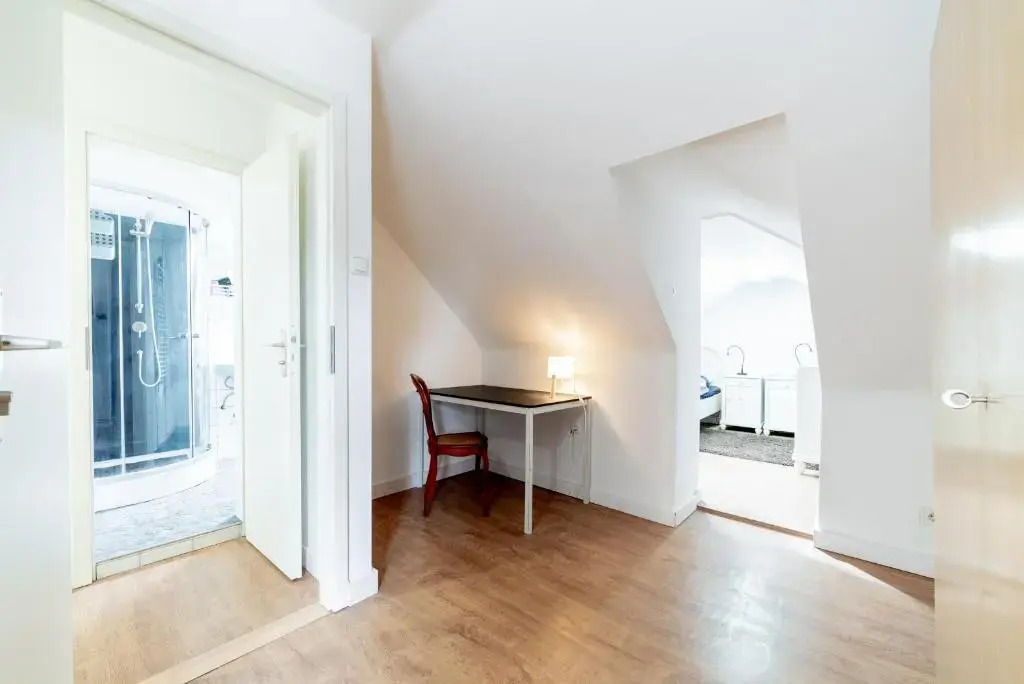 Id 6894 - Private Apartment