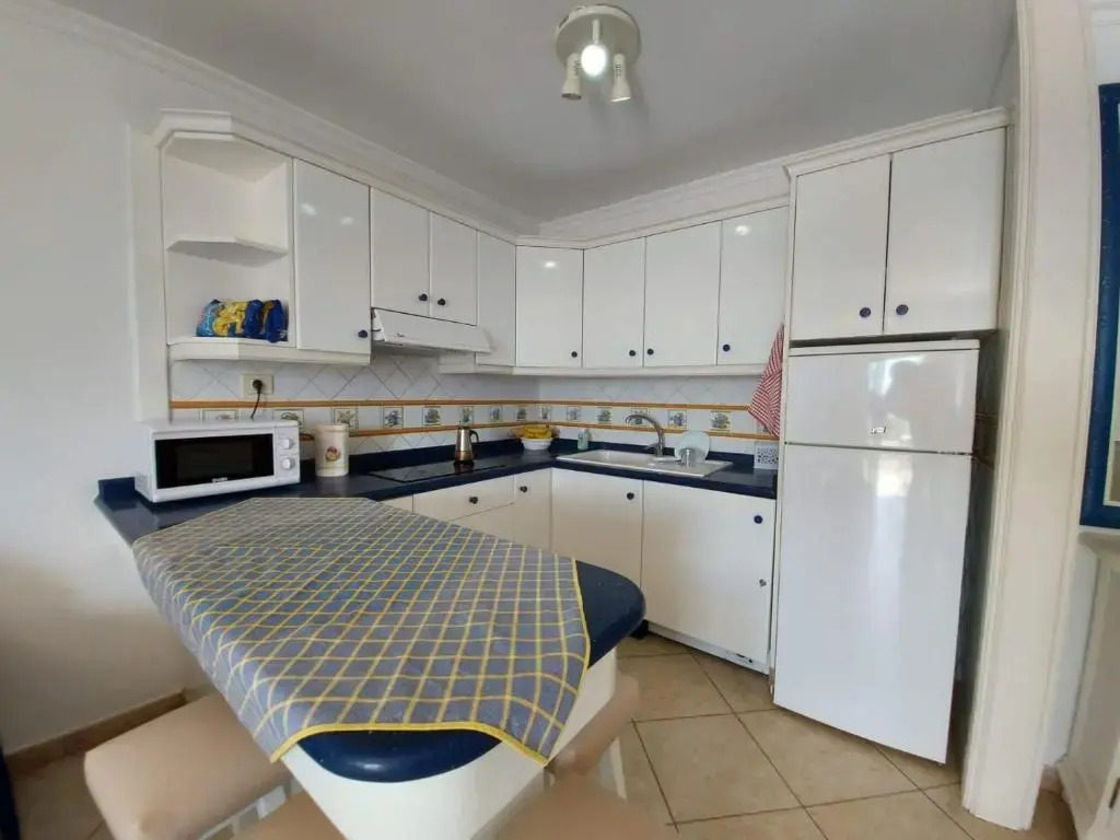 Apartamento 3A con FreeWifi y estupenda vista a Mar en Playa Las Burras