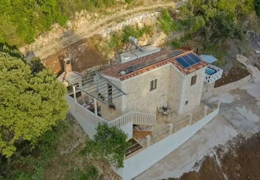 Irena - Secluded Paradise - H