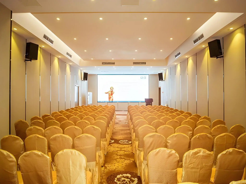 Vienna International Hotel (Wuhan Workers' Culture Palace Jiyuqiao Metro Station)