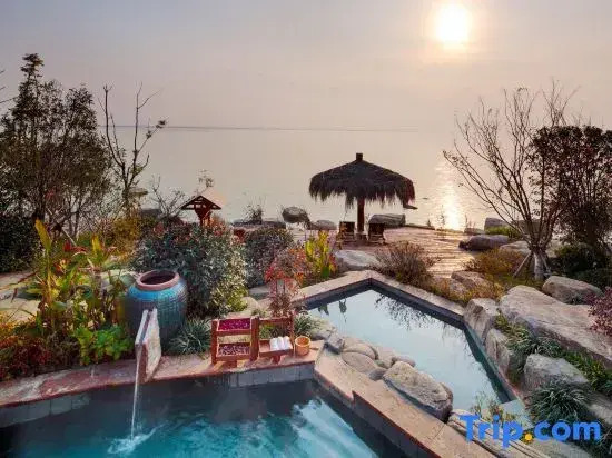 East Tai Lake Grand Hotel