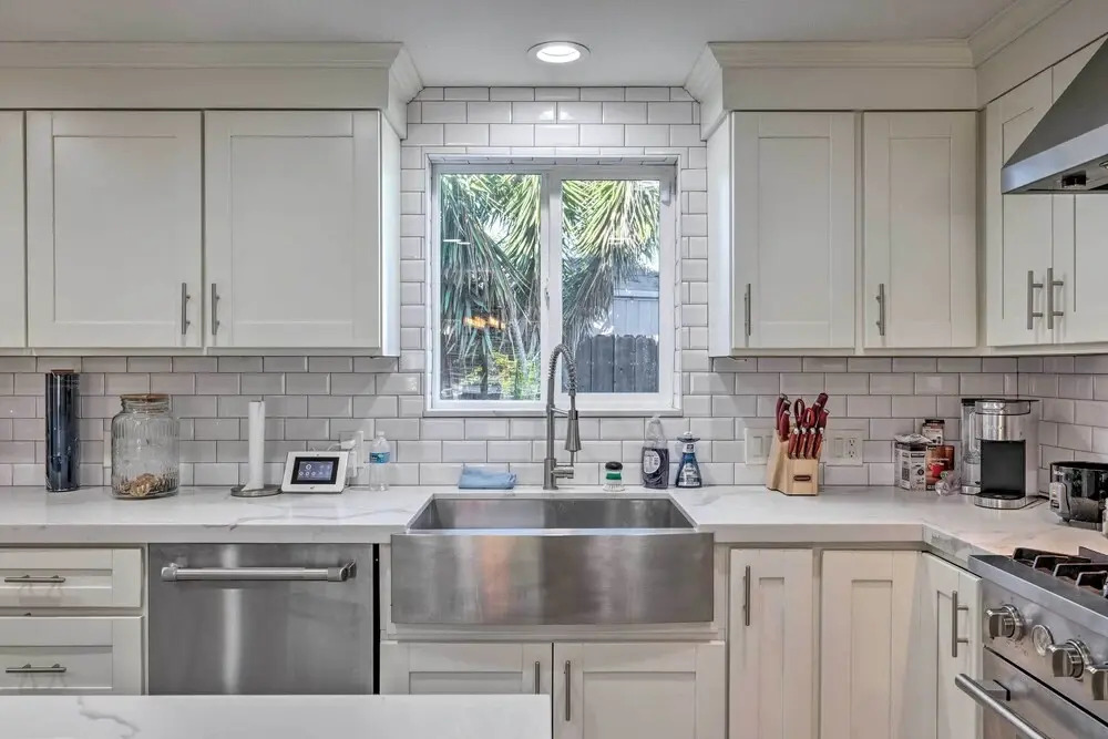 Modesto Home w/ Deck - 2 Mi to Vintage Faire Mall