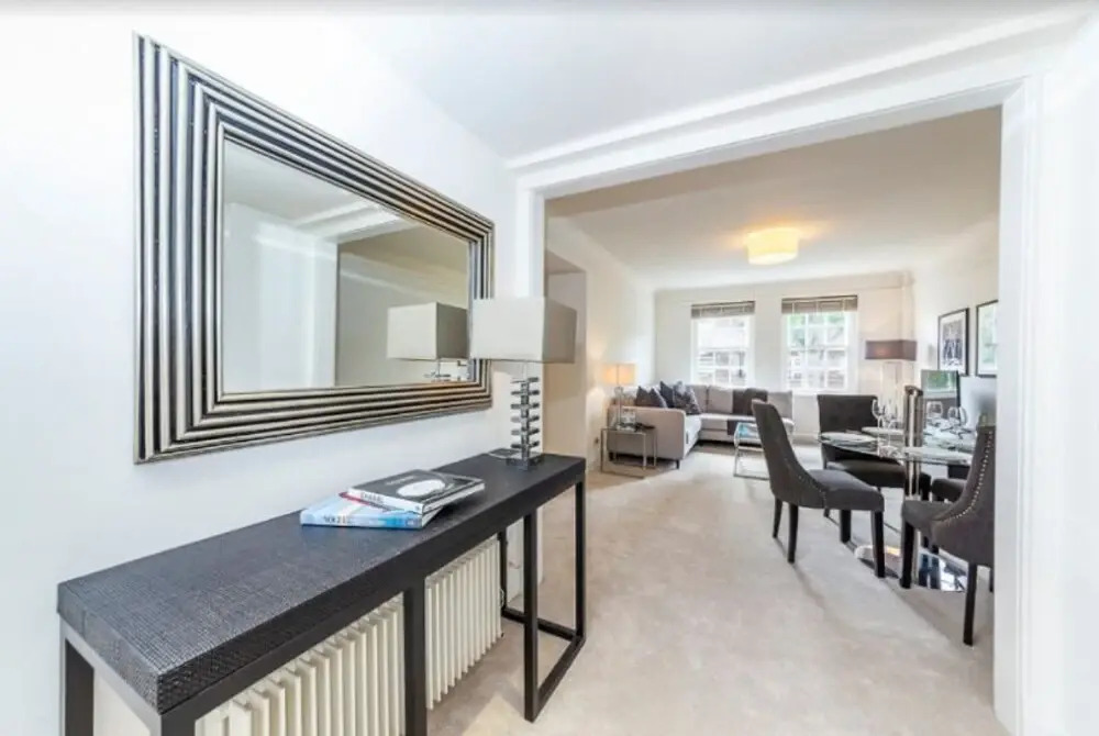 Two Bed Flat in Fashionable Chelsea