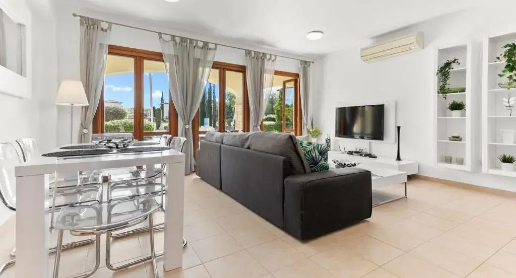 Pool side ground floor apartment BF02 - Theseus Village, Aphrodite Hills Resort