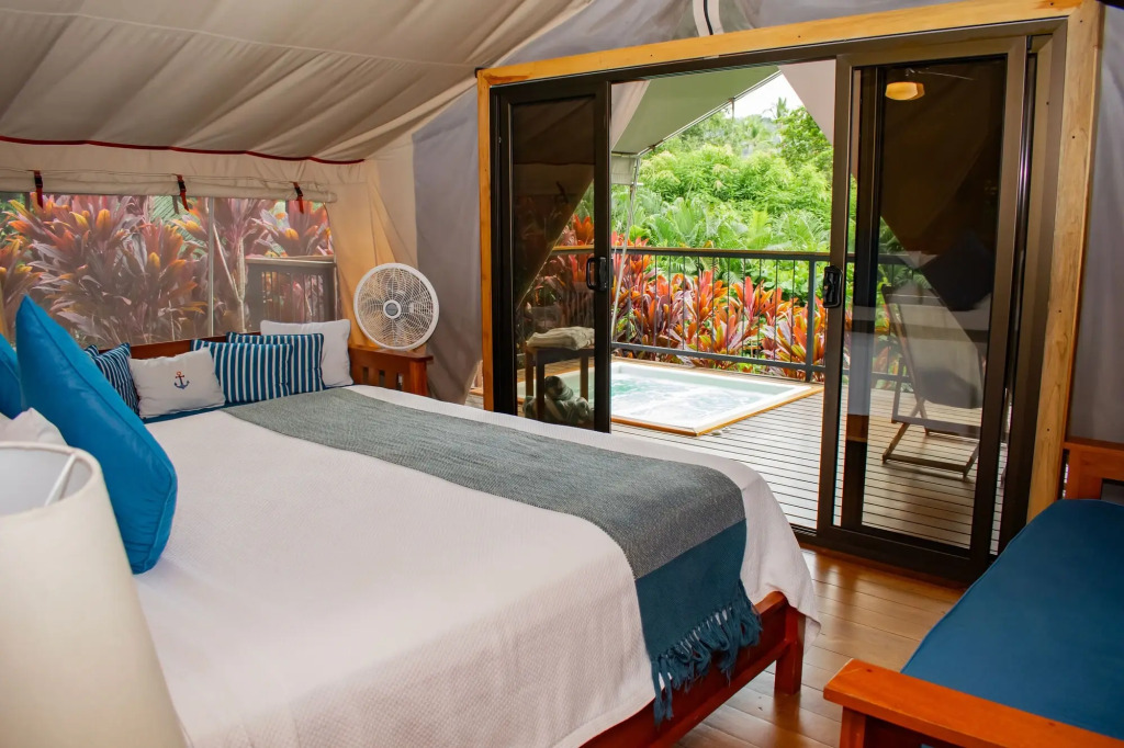 Isla Chiquita Glamping Hotel