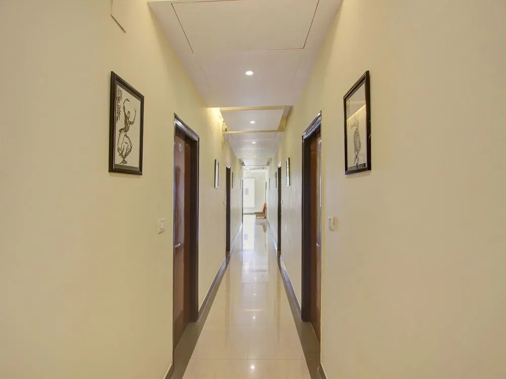 OYO 11137 Hotel Morgen Suites