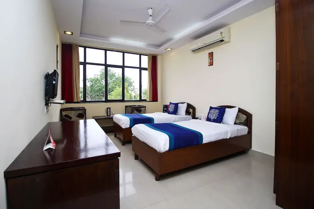 OYO 9189 Hotel Garden Villa