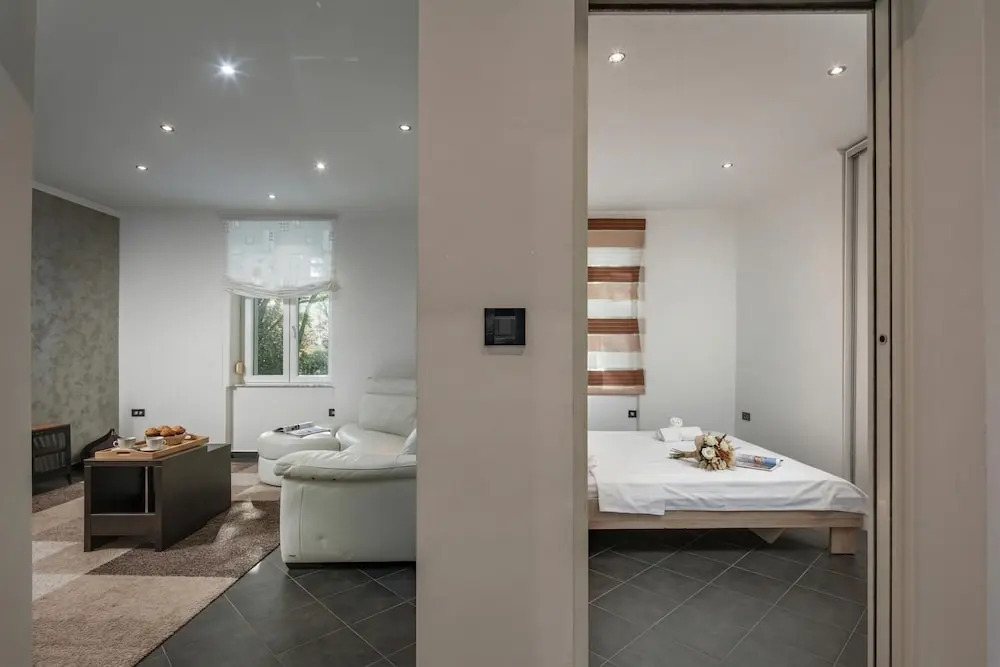 Quiet City Apartment Dexa