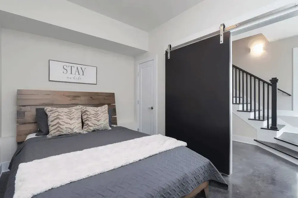 Luxe 4bdr w/ Balcony & Parking, 10 Mins to Broadway 9th Avenue by Avantstay