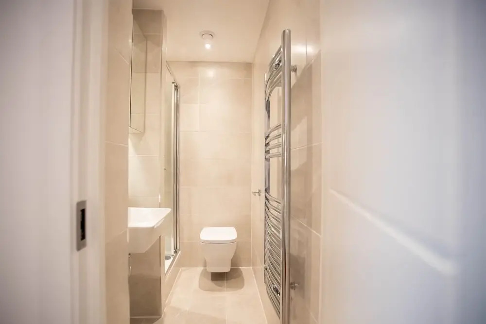 Deluxe & Chic 1 & 2 Bed Apts near Heathrow, Legoland, & Windsor Slough