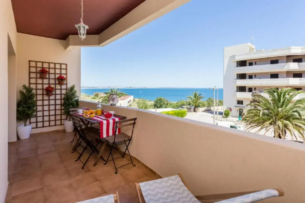 Amazing Sea View w/ 2 Bdr Ideal 4 Families w/ WiFi