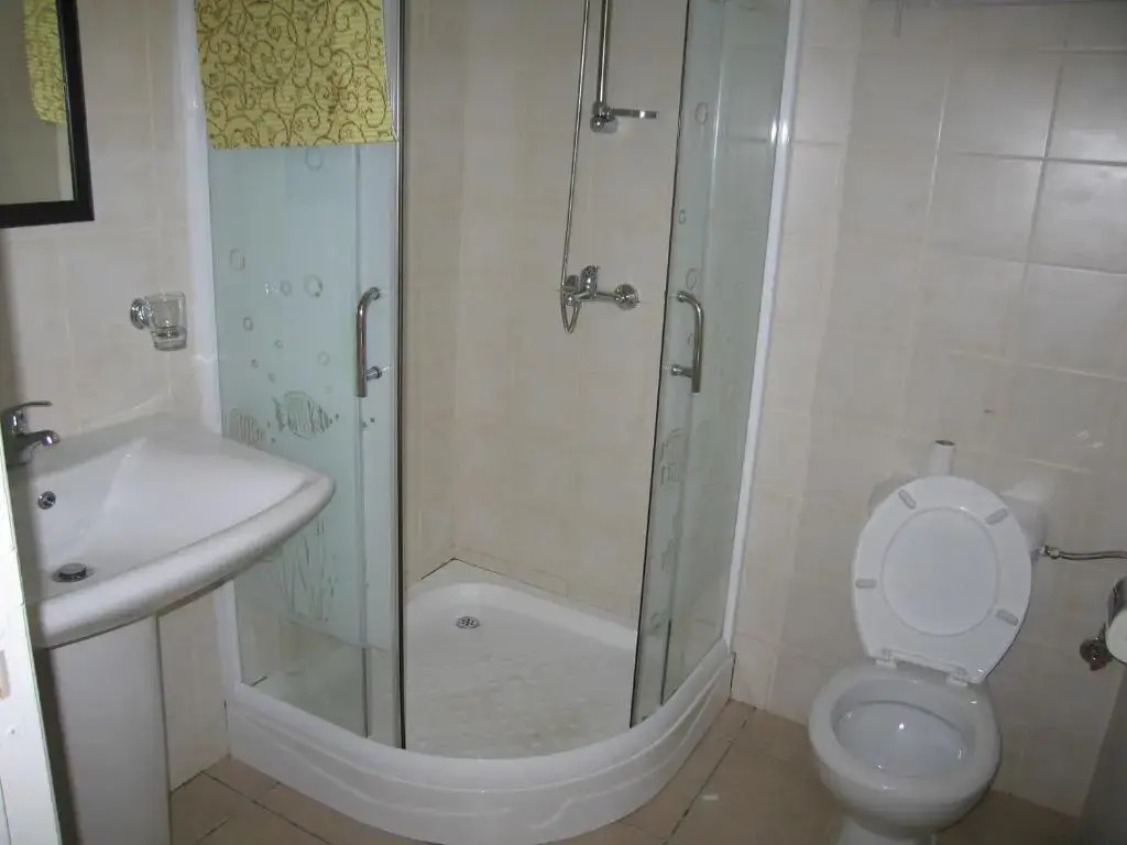 Villa Osumare Rootsy Beach front Guest House B&B
