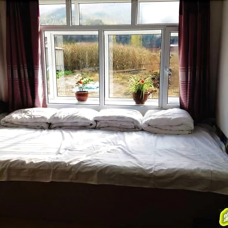 Wuchang Xuegu Another Home Hotel