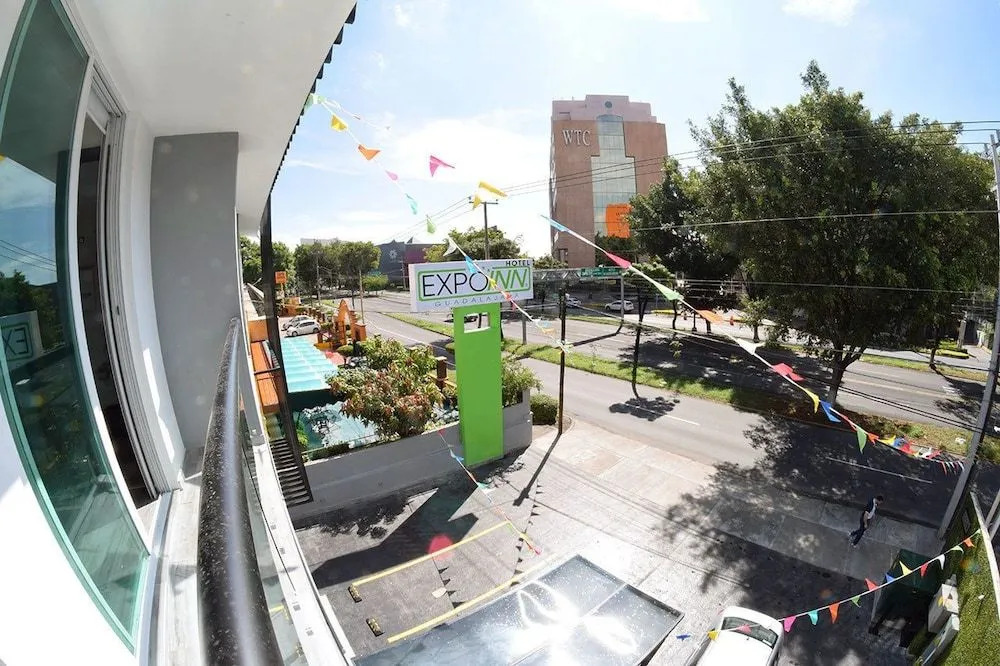 HOTEL LEMON GREEN -Zona Expo Frente al Centro de Convenciones
