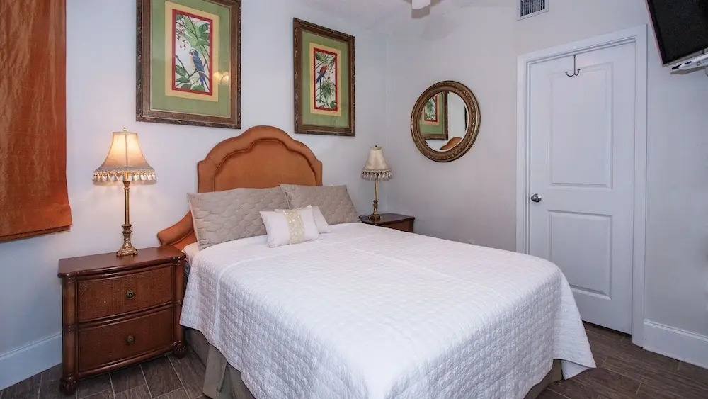 Pristine Corner Condo - Unit Crb0202
