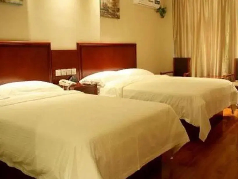 GreenTree Inn HeBei QinHuangDao ChangLi County MinSheng Road Walking Street Express Hotel