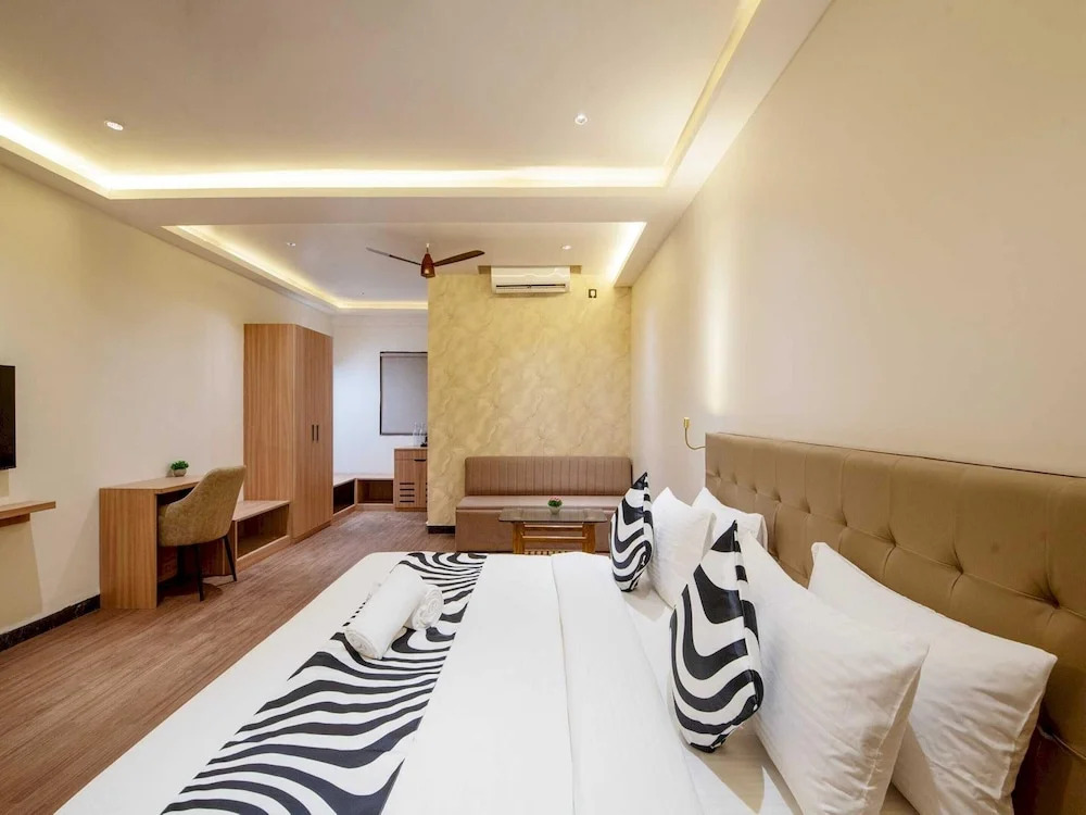 Palette Hotel Pune, Midc Chinchwad