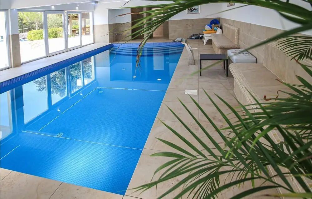 Beautiful Apartment in Mandre With 2 Bedrooms, Wifi and Indoor Swimming Pool