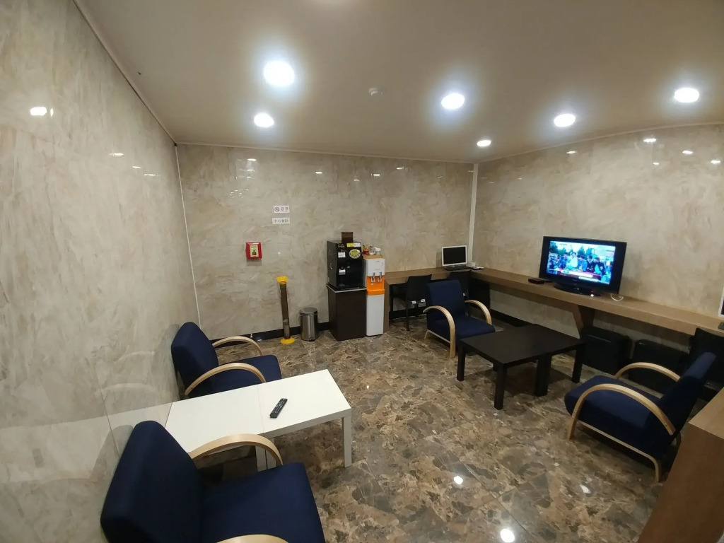 I.Y Hotel