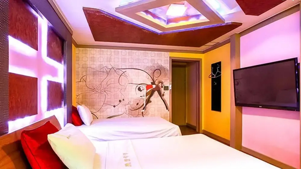 Helia Hotel