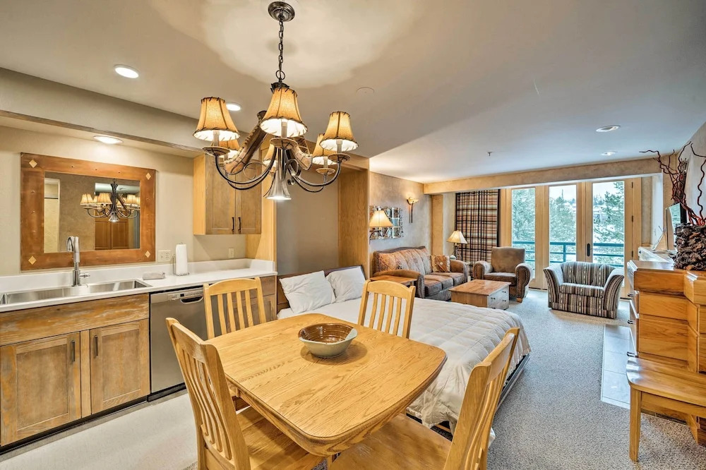 Big Sky Condo w/ Mountain Views, Hike, Ski & Fish!
