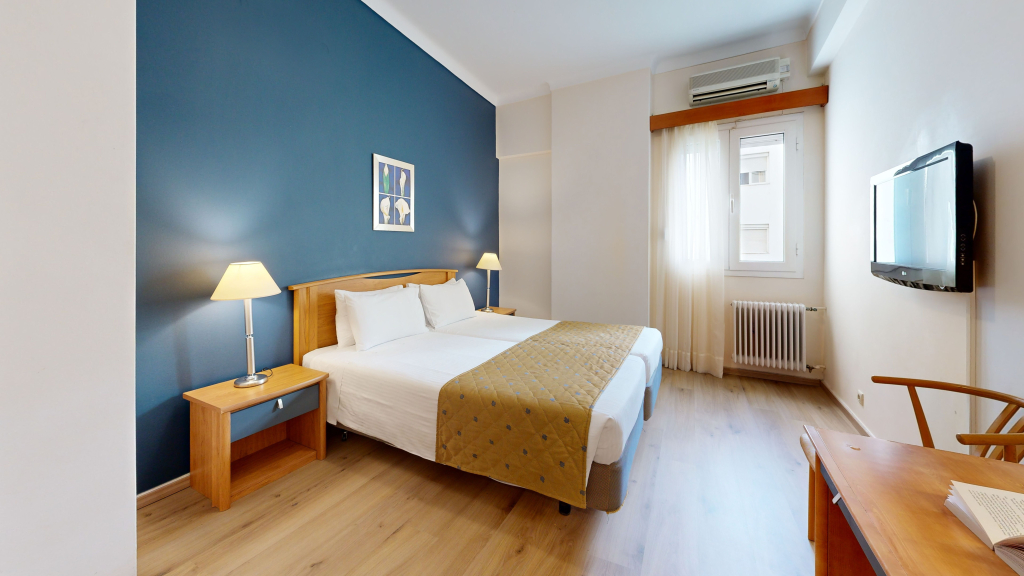 Lucy Hotel