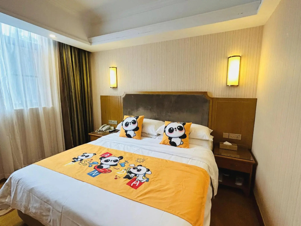 Vienna Hotel (Kaifeng House Store)