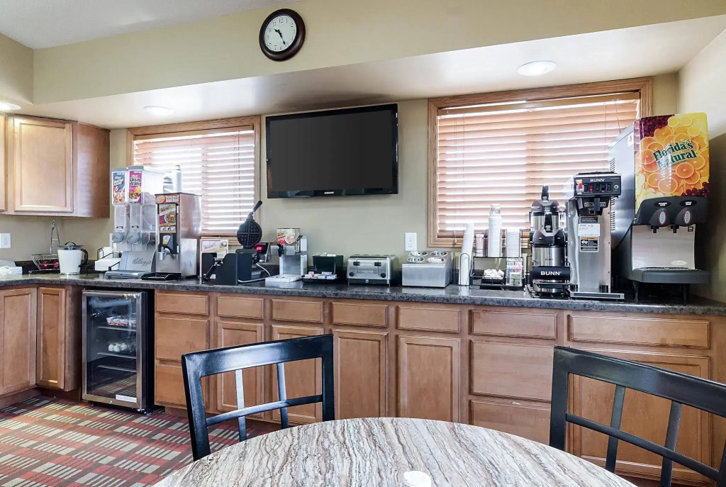 Econo Lodge Jamestown South