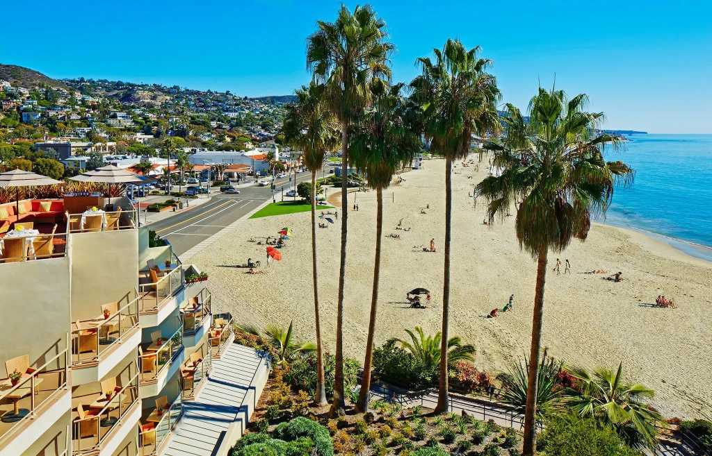 Casa Loma Beach Hotel