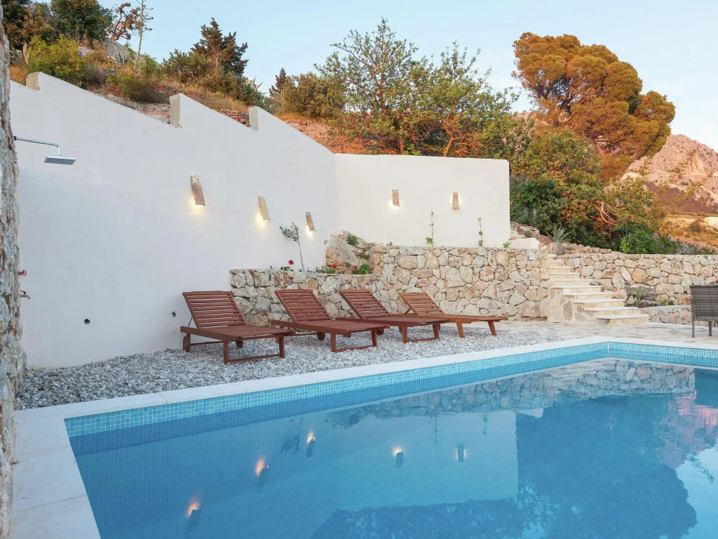 Villa in Podgora with Pool near Beach