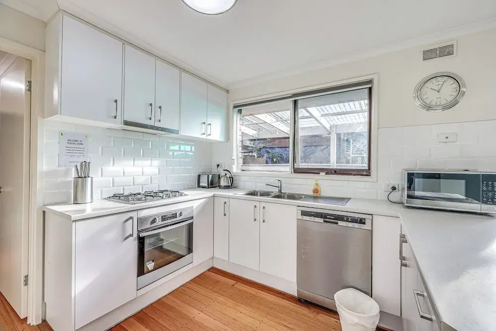StayAU Newly Modern Comforts 3BRM Home Cranbourne