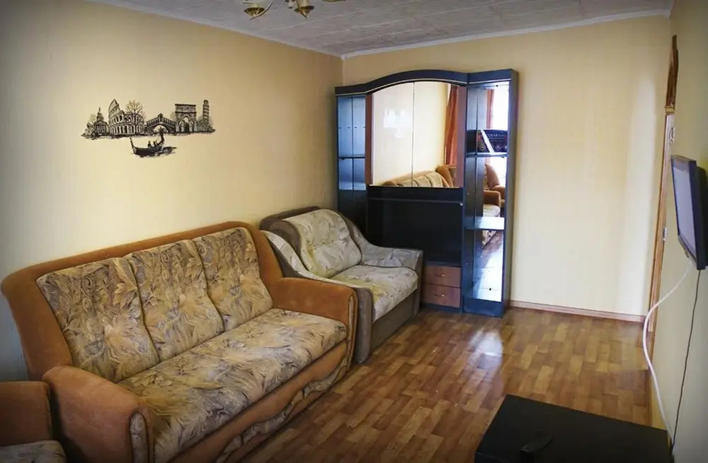 Dobrye Sutki Apartment on Kommunarsky 27