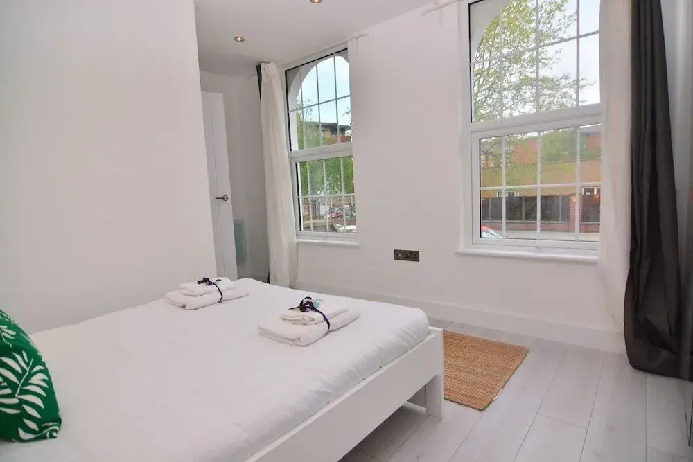 MACARENA WHARF Apartments