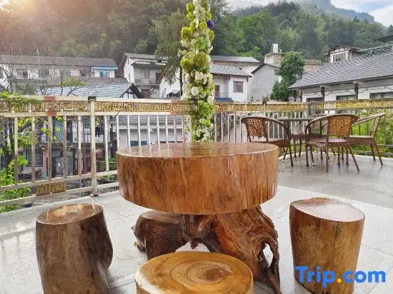 Zhangjiajie Yanqige Inn (Wulingyuan Branch)