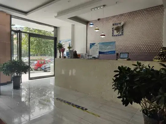 Yueke Hotel (Zhengzhou Zichen Road South 3rd Ring Road Subway Station)