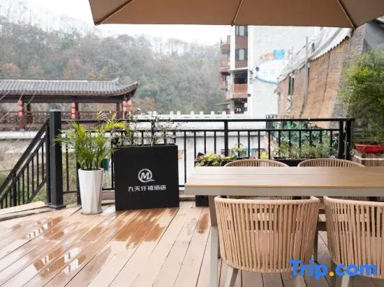 Lai Feng Ji Tian Qian Xi Grand Hotel