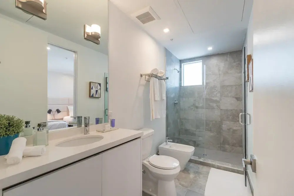 VHC Luxury Apartments 538 apt #402