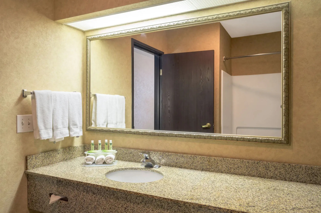 Holiday Inn Express Layton - I-15 by IHG