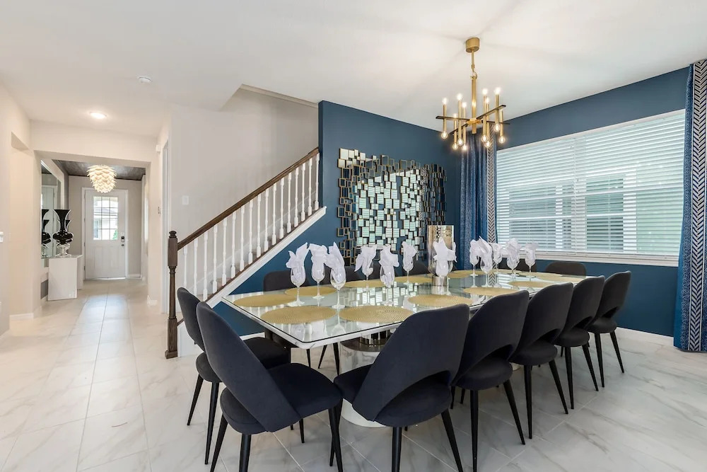 Solara Resort - Luxury 9 Bedroom Homes
