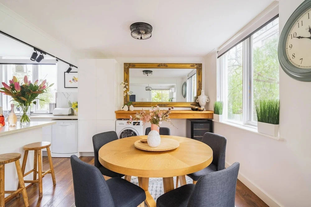3bd 2 bthToorak Village luxurious Apartment, Relax