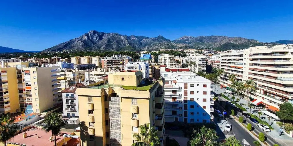 Skol 933. Fantastic 2 Bedrooms Apartment on the 9th Floor with Wonderful Sea Views