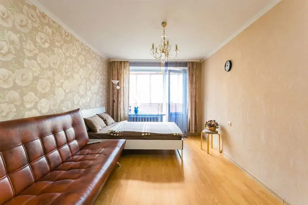 Apartment on Sedova 7-2
